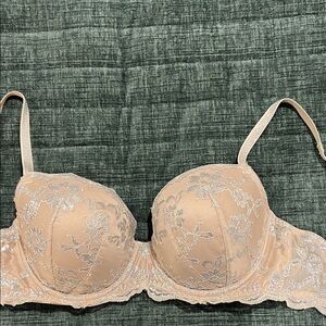 Victoria's Secret Lace Underwire Bra - Nude